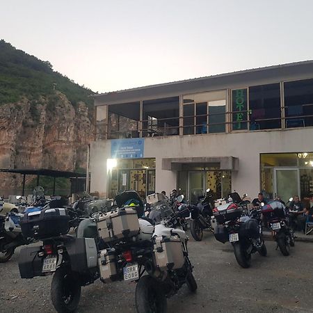 Rozafa Ferry & Accommodation Koman 외부 사진