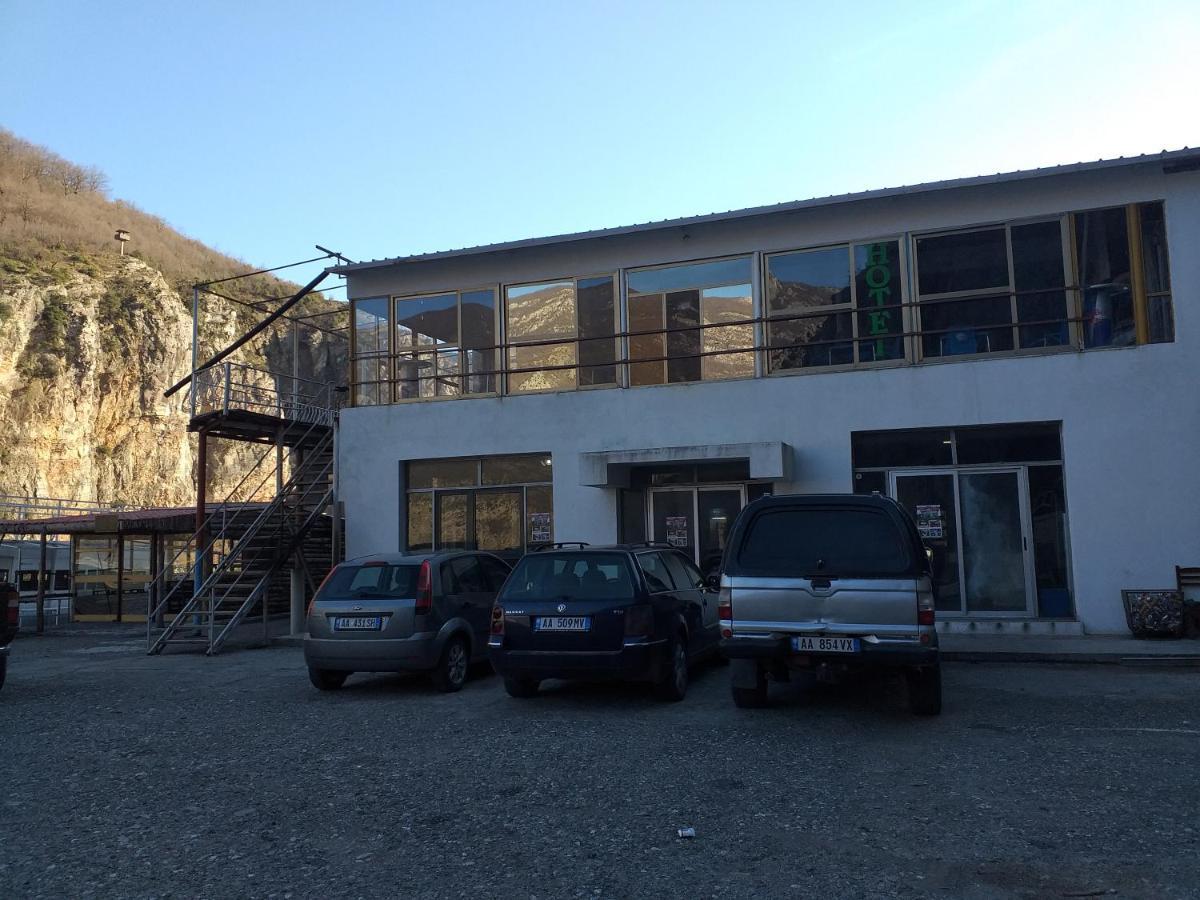 Rozafa Ferry & Accommodation Koman 외부 사진
