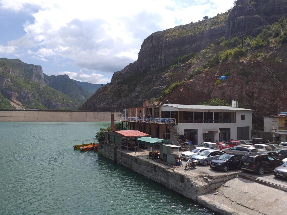 Rozafa Ferry & Accommodation Koman 외부 사진