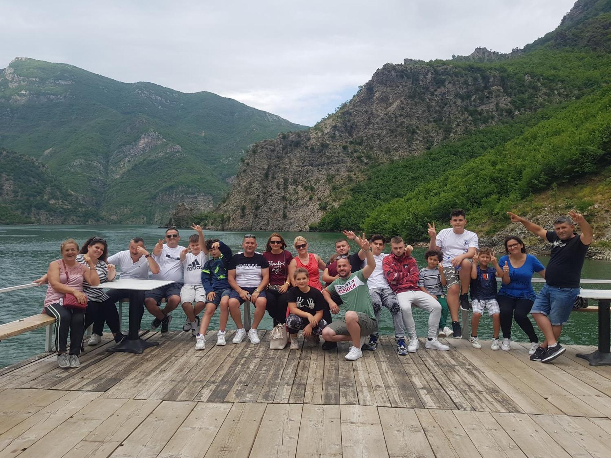 Rozafa Ferry & Accommodation Koman 외부 사진